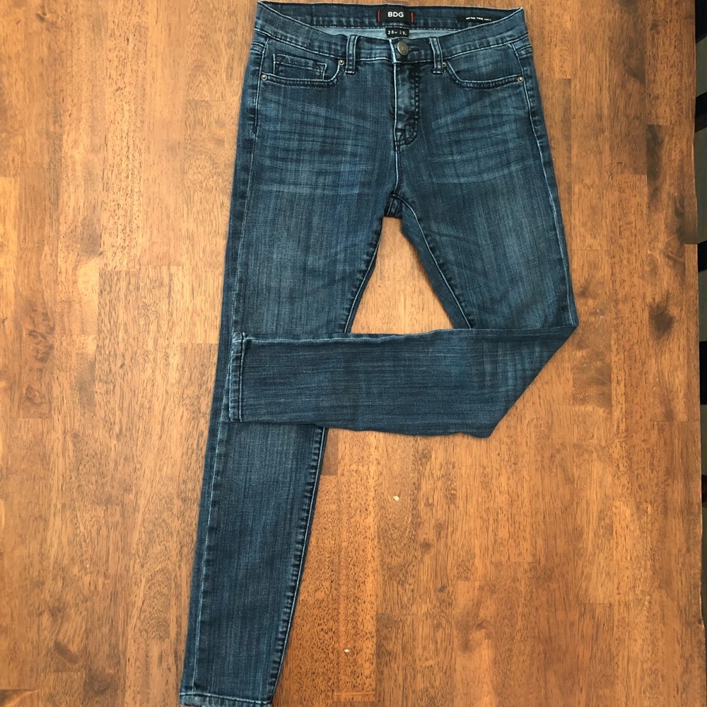 Like 🆕! Mid Rise Twig Ankle Jeans